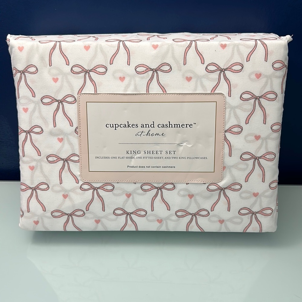 NWT Cupcakes and Cashmere King Sheet Set